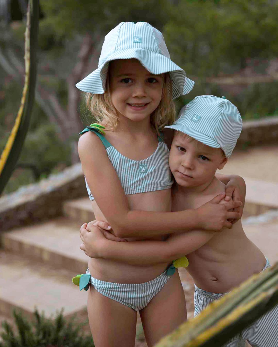 BIKINI NIÑA PERAS