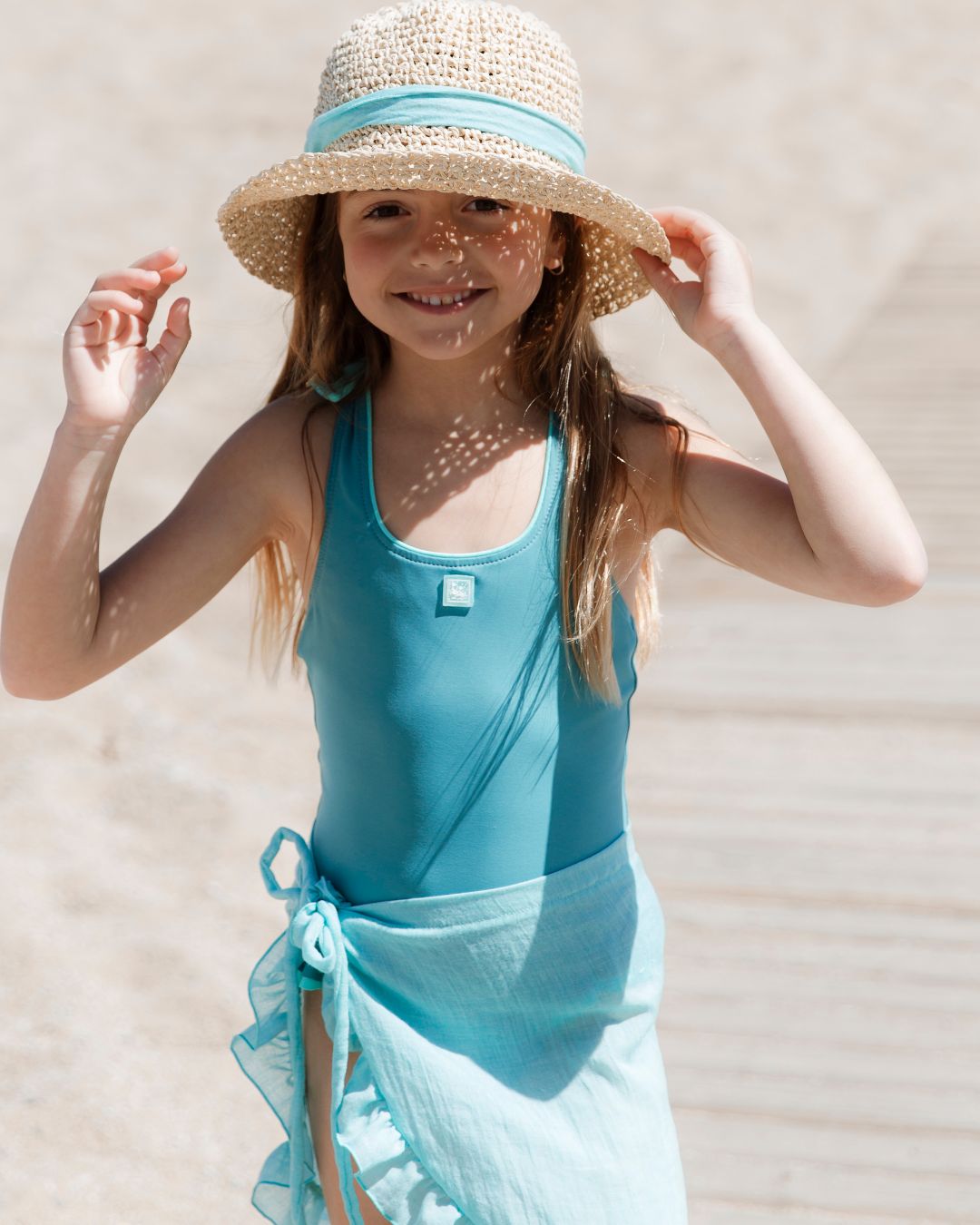 PAREO NIÑA AGUA